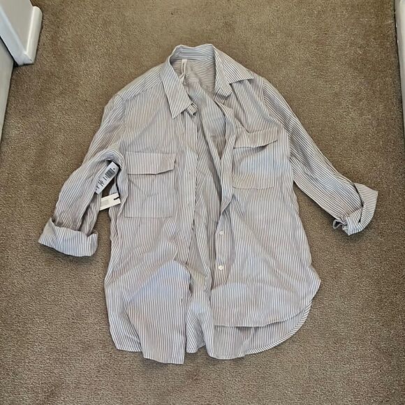 Aritzia Buttondown XXS NWT - Picture 1 of 4